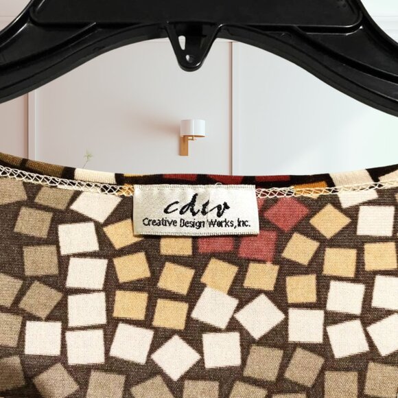 Creative Design Works Artsy Retro Geometric Print Top - Picture 7 of 9
